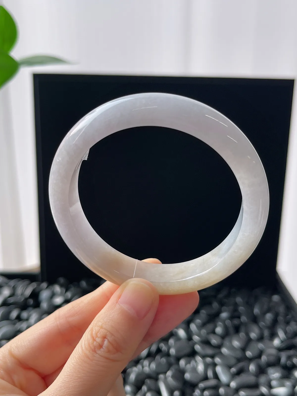 正圈55.7圈口，翡翠糯化种黄色手镯