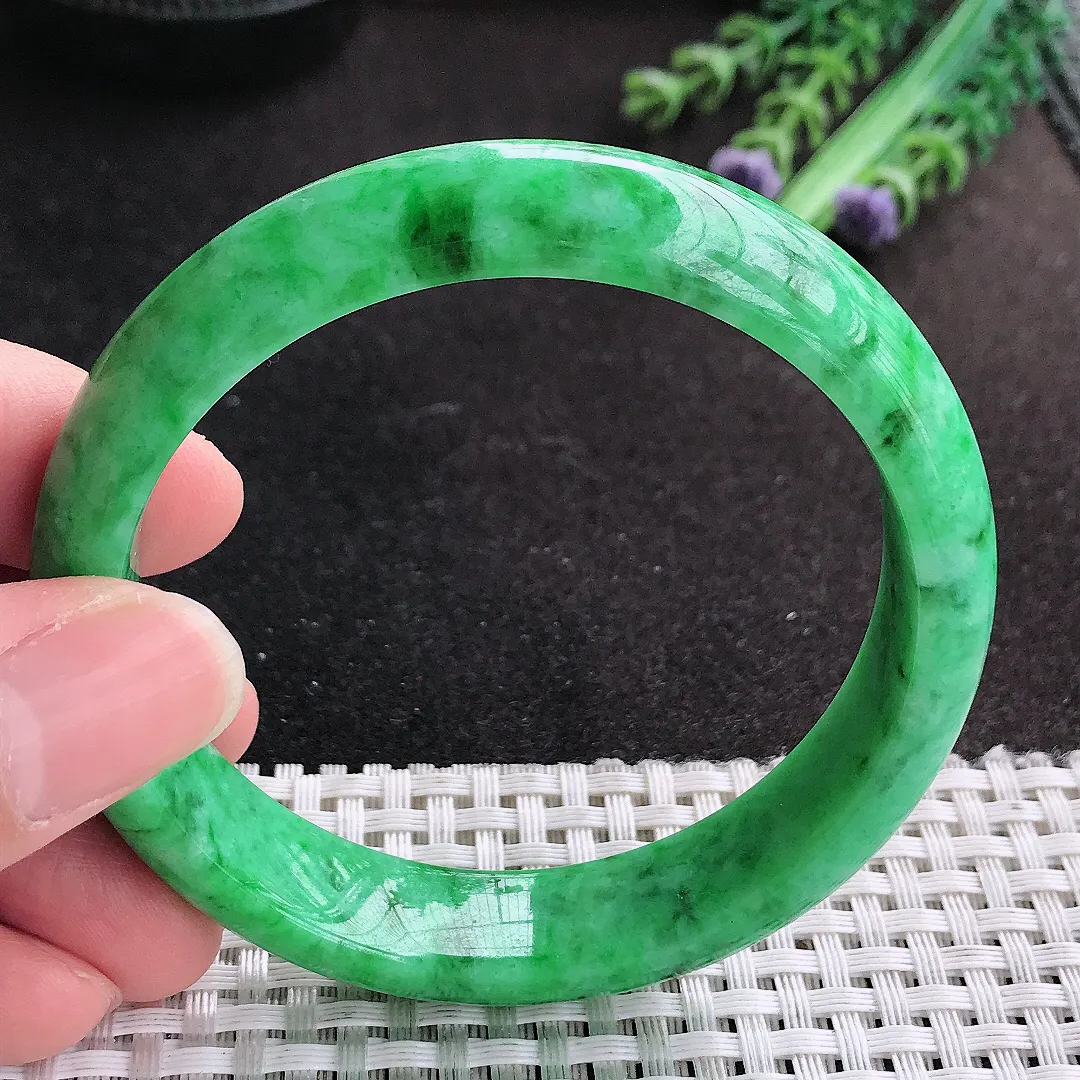 天然A货翡翠58/13.6/7.8老坑精美满绿辣阳绿手镯宽边玉手镯