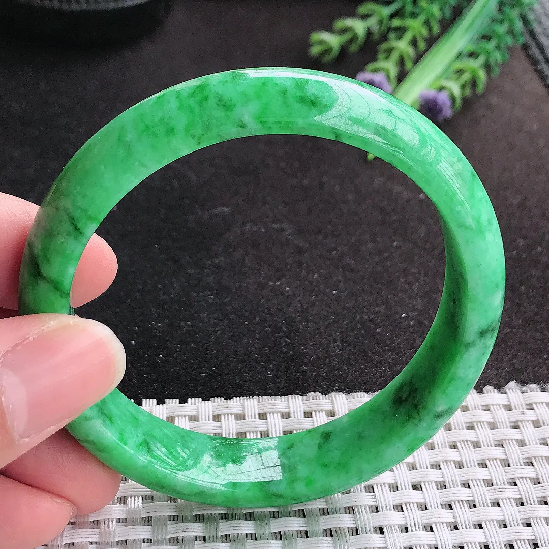 天然A货翡翠58/13.6/7.8老坑精美满绿辣阳绿手镯宽边玉手镯