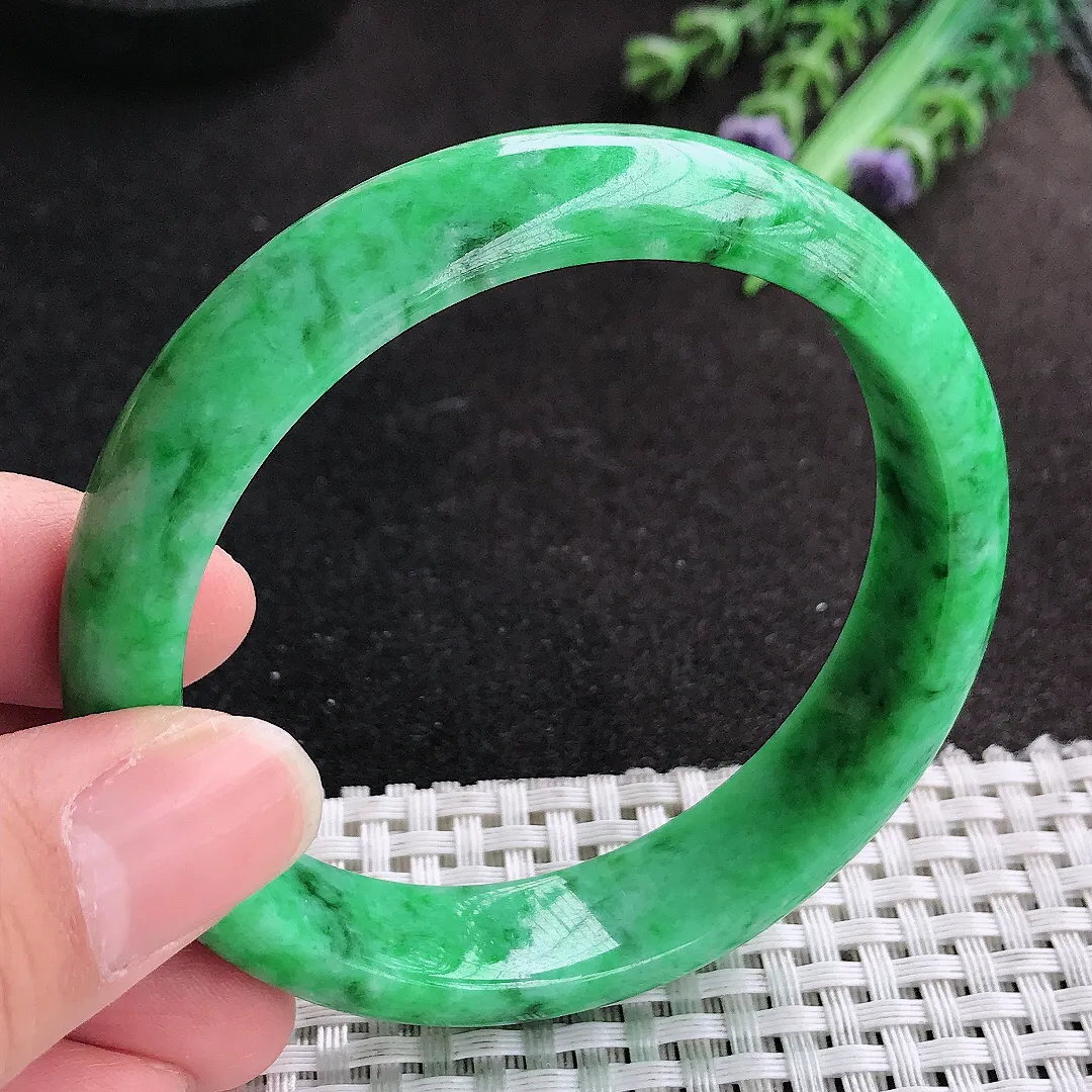 天然A货翡翠58/13.6/7.8老坑精美满绿辣阳绿手镯宽边玉手镯