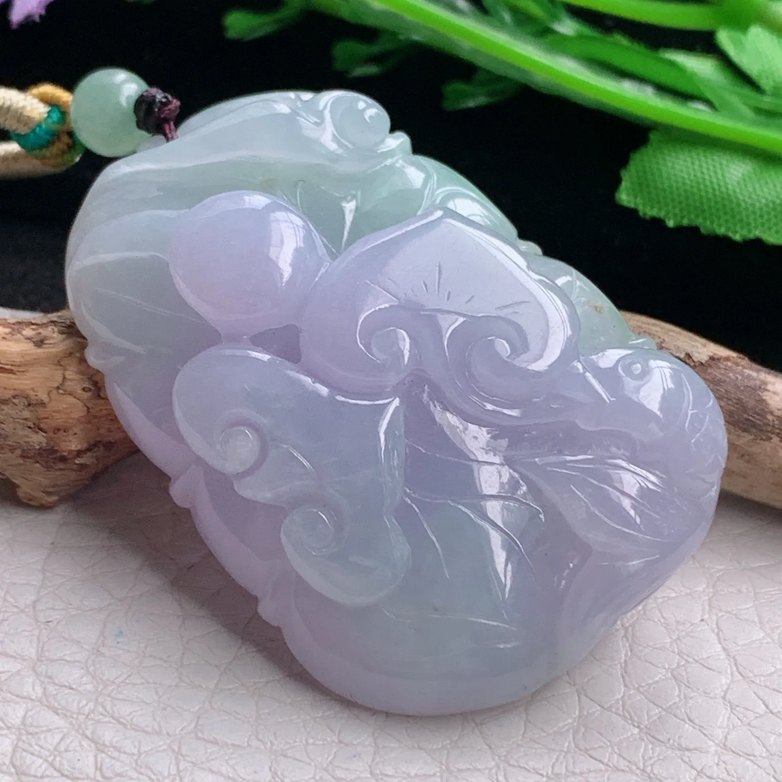 zen自然光47*34.3*11.3天然缅甸翡翠春带彩力争上游玉吊坠 玉挂件