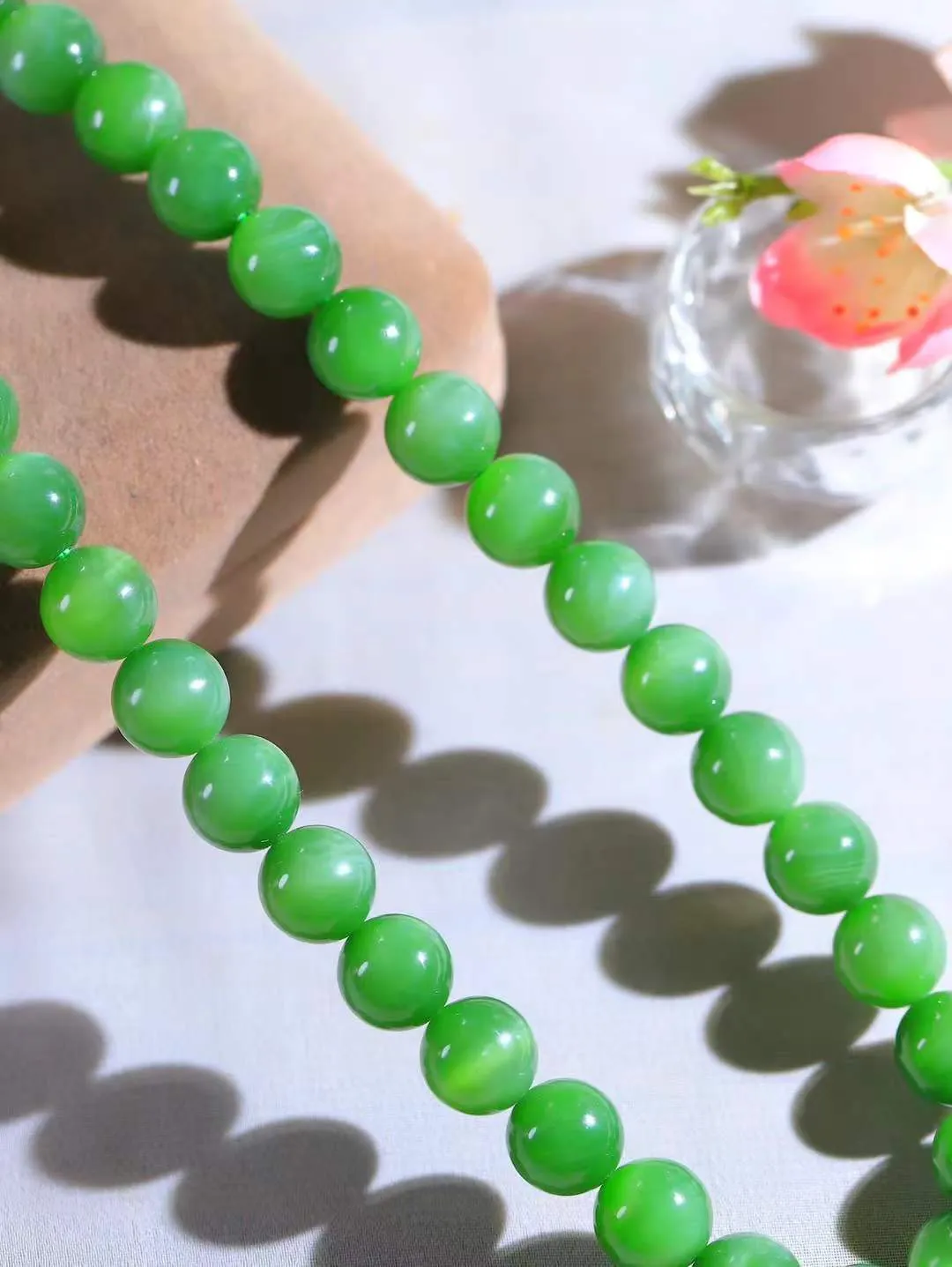 【珠圆玉润.项链】

收藏级️和田玉碧玉猫眼珠圆玉润项链 玉质温润细腻  整串打磨圆润，佩戴舒适。珠珠落玉盘，间关莺语花底滑，一生美好时光，无论身在何处，都有它相伴相守。事事顺遂，幸福美满，吉祥如意。重110.4克 尺寸取一12mm  361103033T