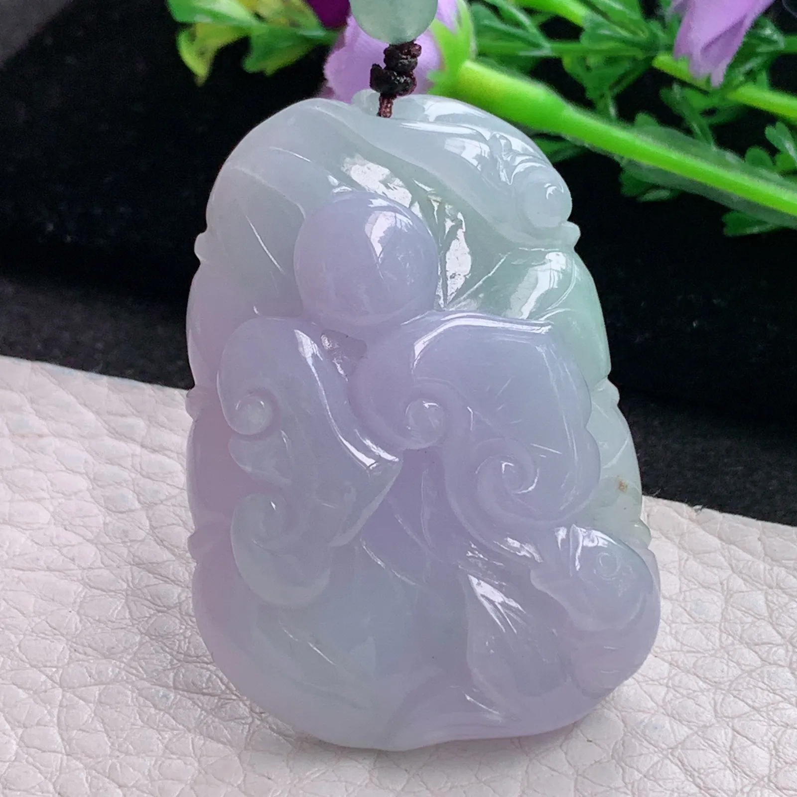 zen自然光47*34.3*11.3天然缅甸翡翠春带彩力争上游玉吊坠 玉挂件