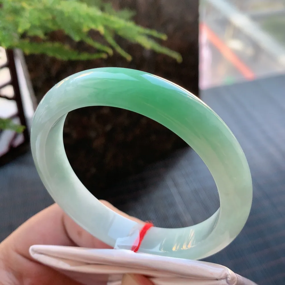 正圈冰糯翠绿 无瑕 尺寸:57.2/12.1/7.9 色好🥰🥰