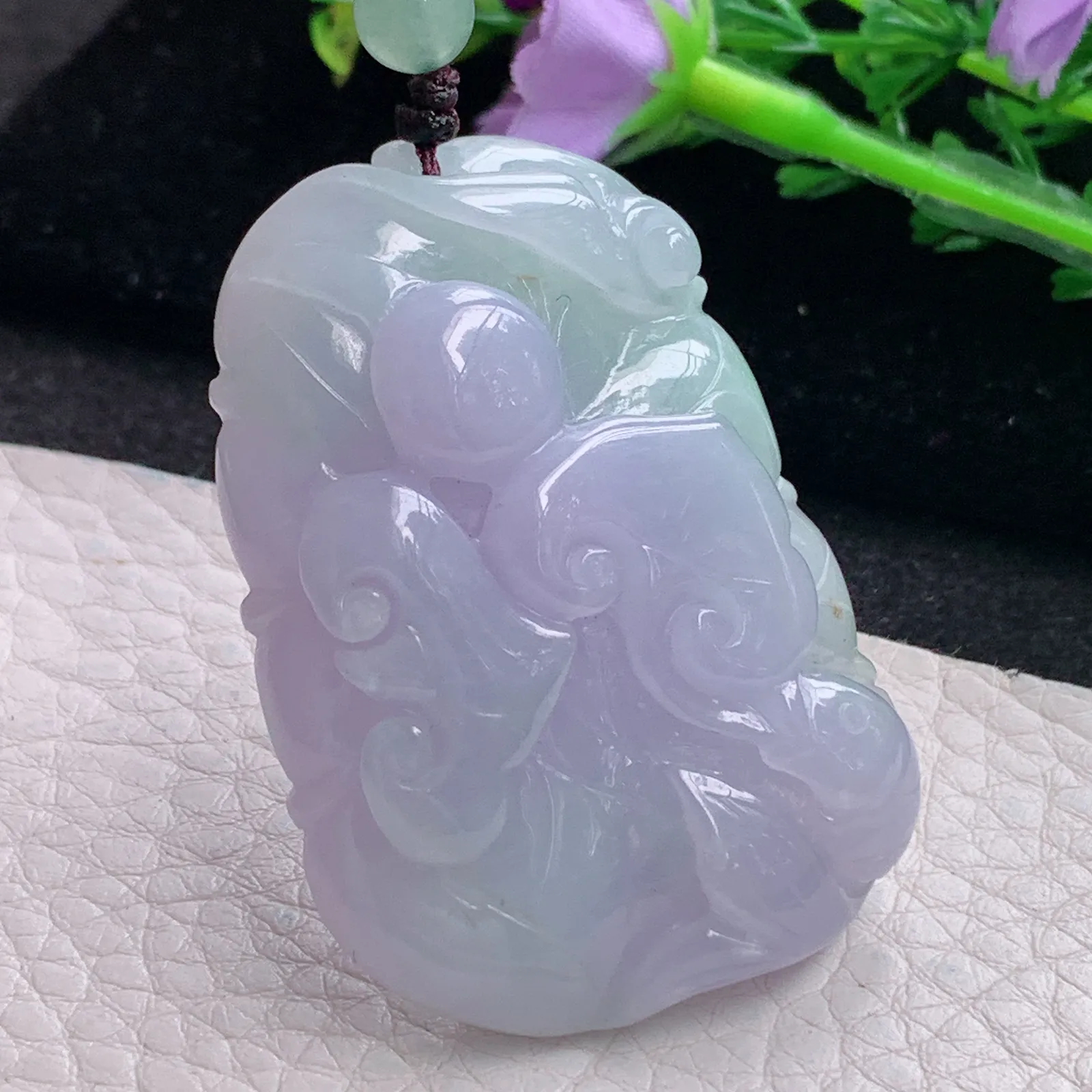 zen自然光47*34.3*11.3天然缅甸翡翠春带彩力争上游玉吊坠 玉挂件