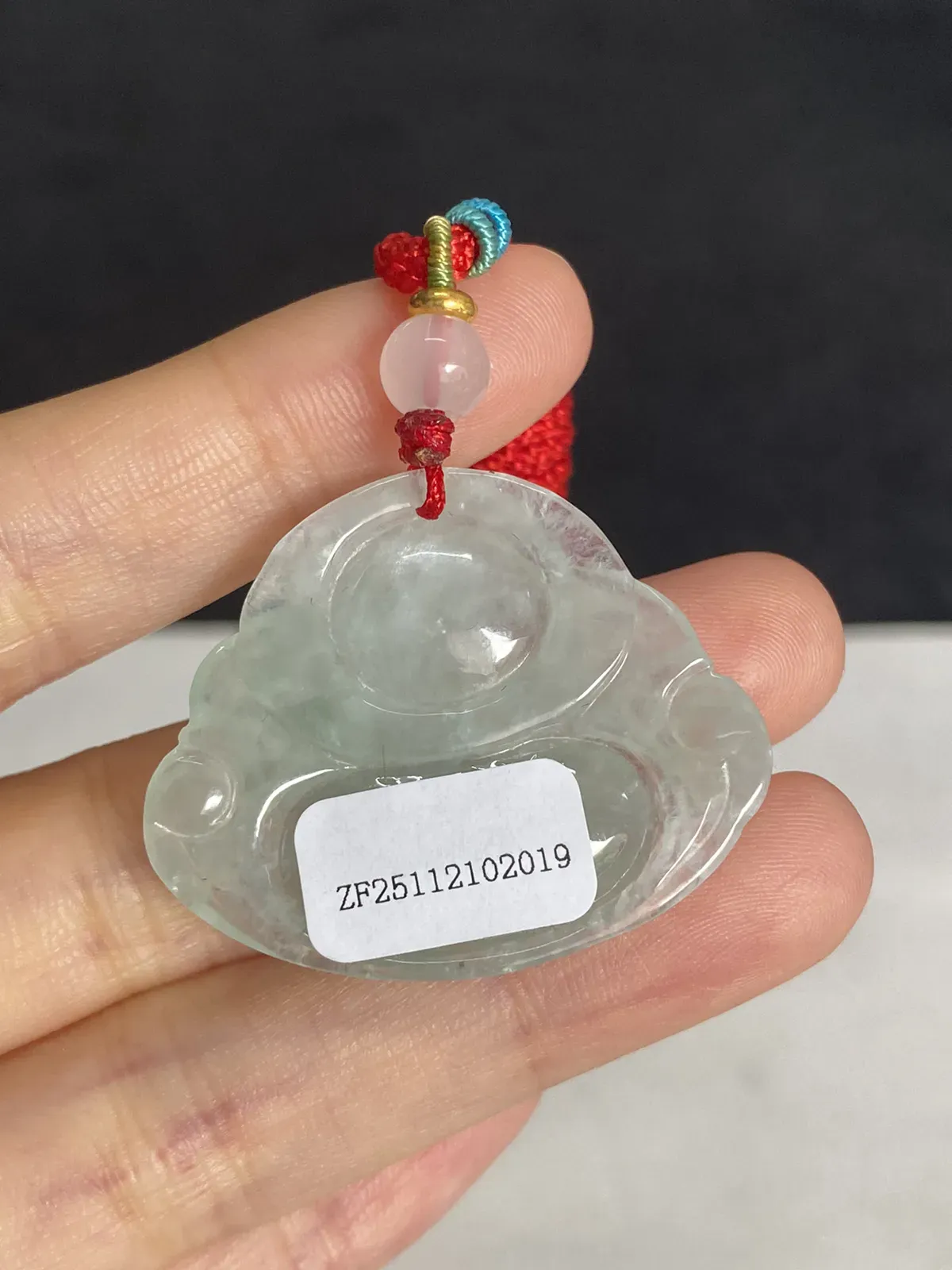 翡翠吊坠，配珠未测