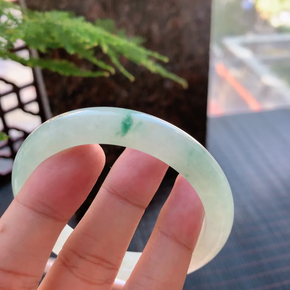 正圈冰飘花 无瑕 尺寸:56.1/10/8.3 花美