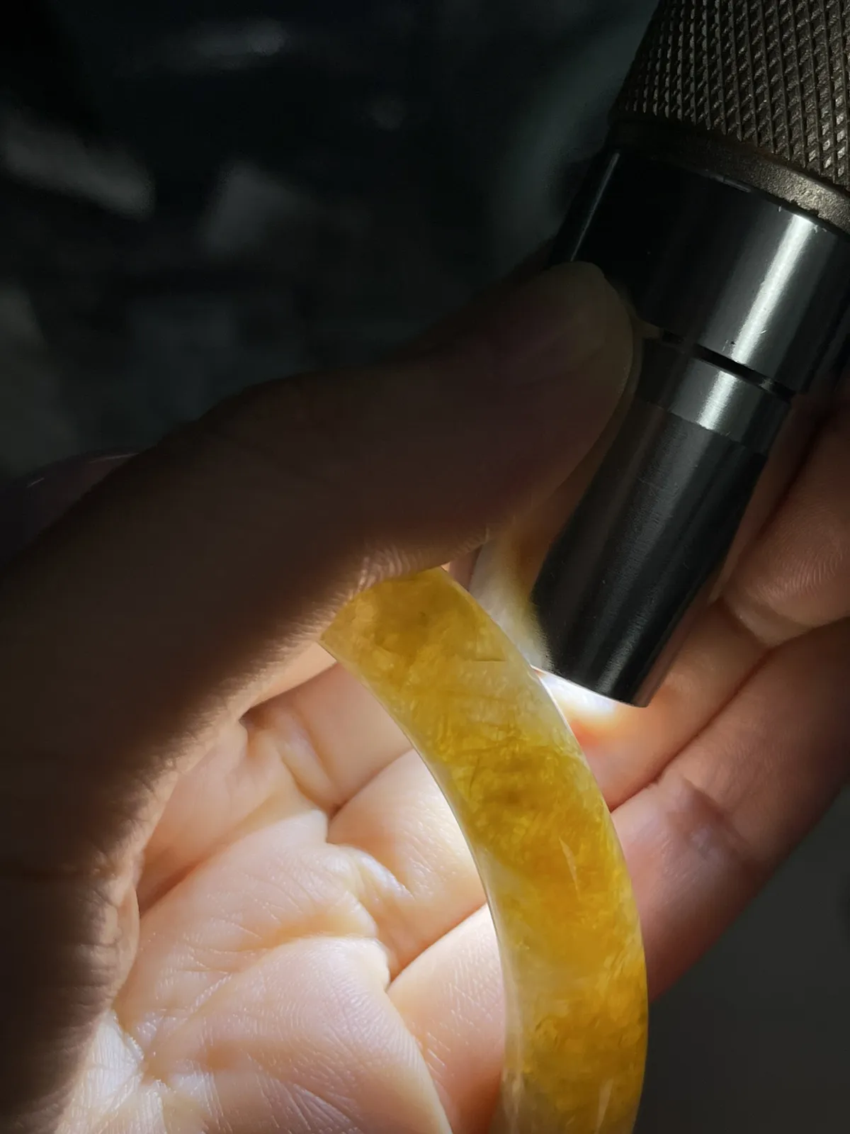 圆镯55.5圈口，翡翠糯化种黄色手镯