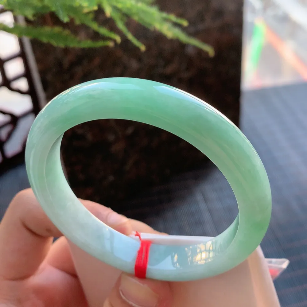 正圈冰糯翠绿 无瑕 尺寸:58.9/11.9/8.4 色好