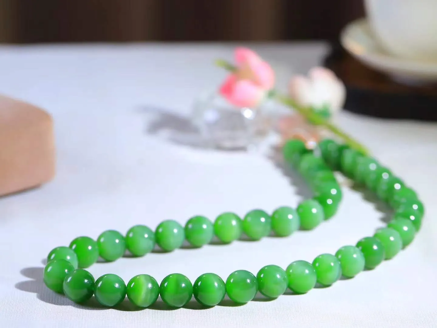 【珠圆玉润.项链】

收藏级️和田玉碧玉猫眼珠圆玉润项链 玉质温润细腻  整串打磨圆润，佩戴舒适。