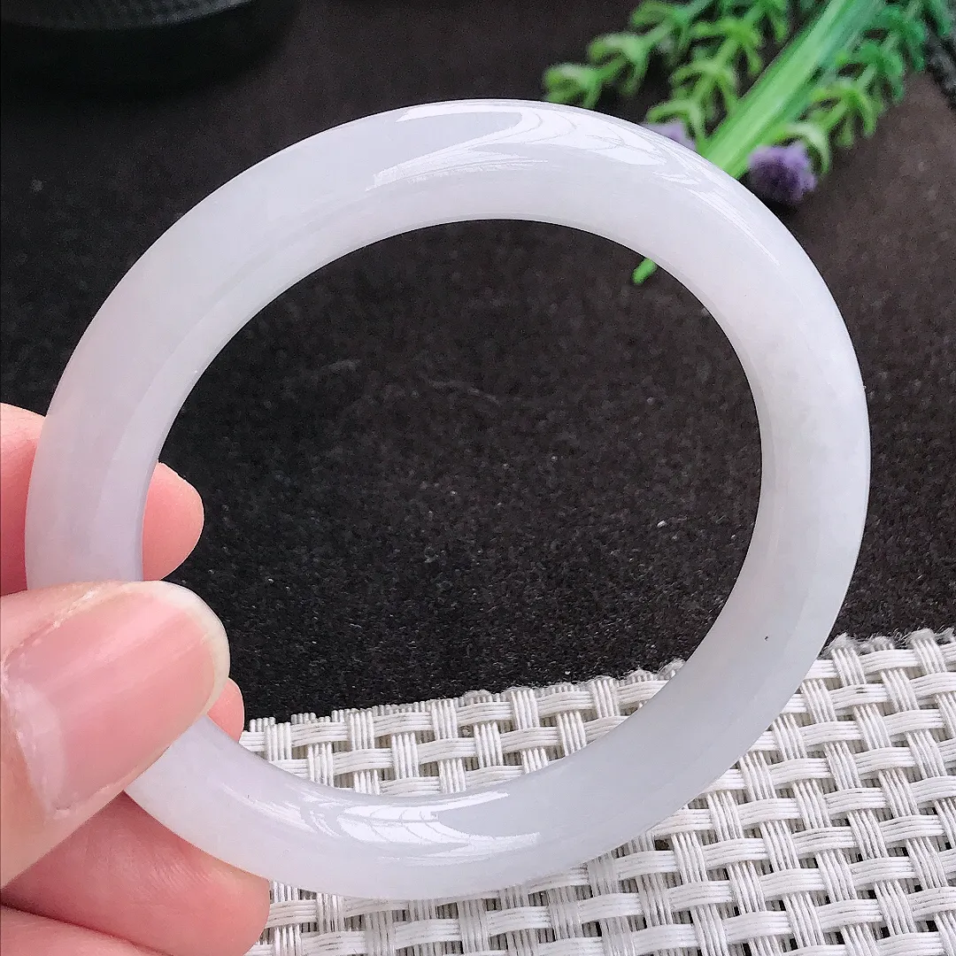 天然A货翡翠54/9.2老坑秀气冰润起胶月光白圆条手镯玉手镯