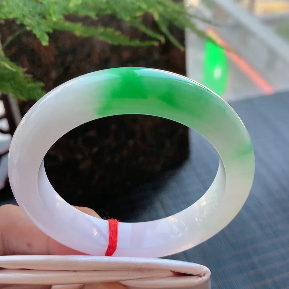 正圈冰糯春彩 无瑕 尺寸:57.9/12.9/9.9 色好