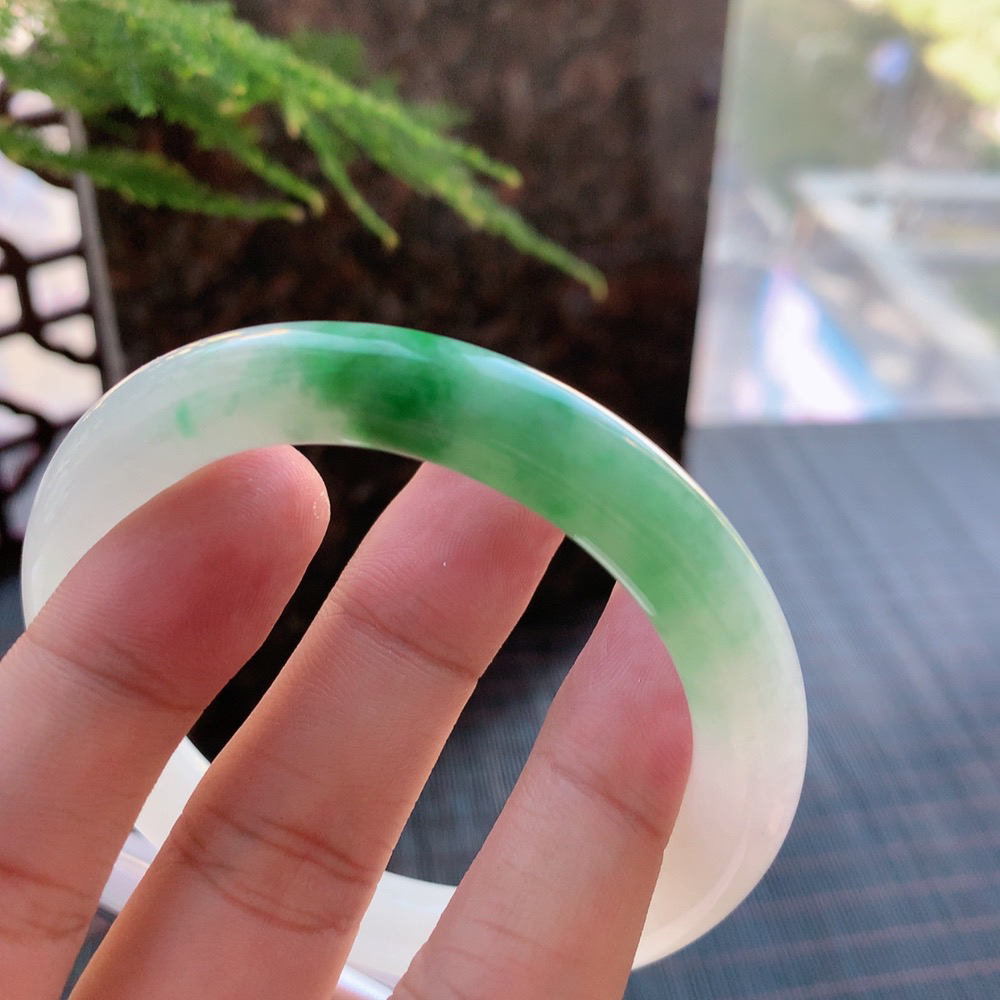 圆条冰翠绿 无瑕 尺寸:54.8/9.3 色好