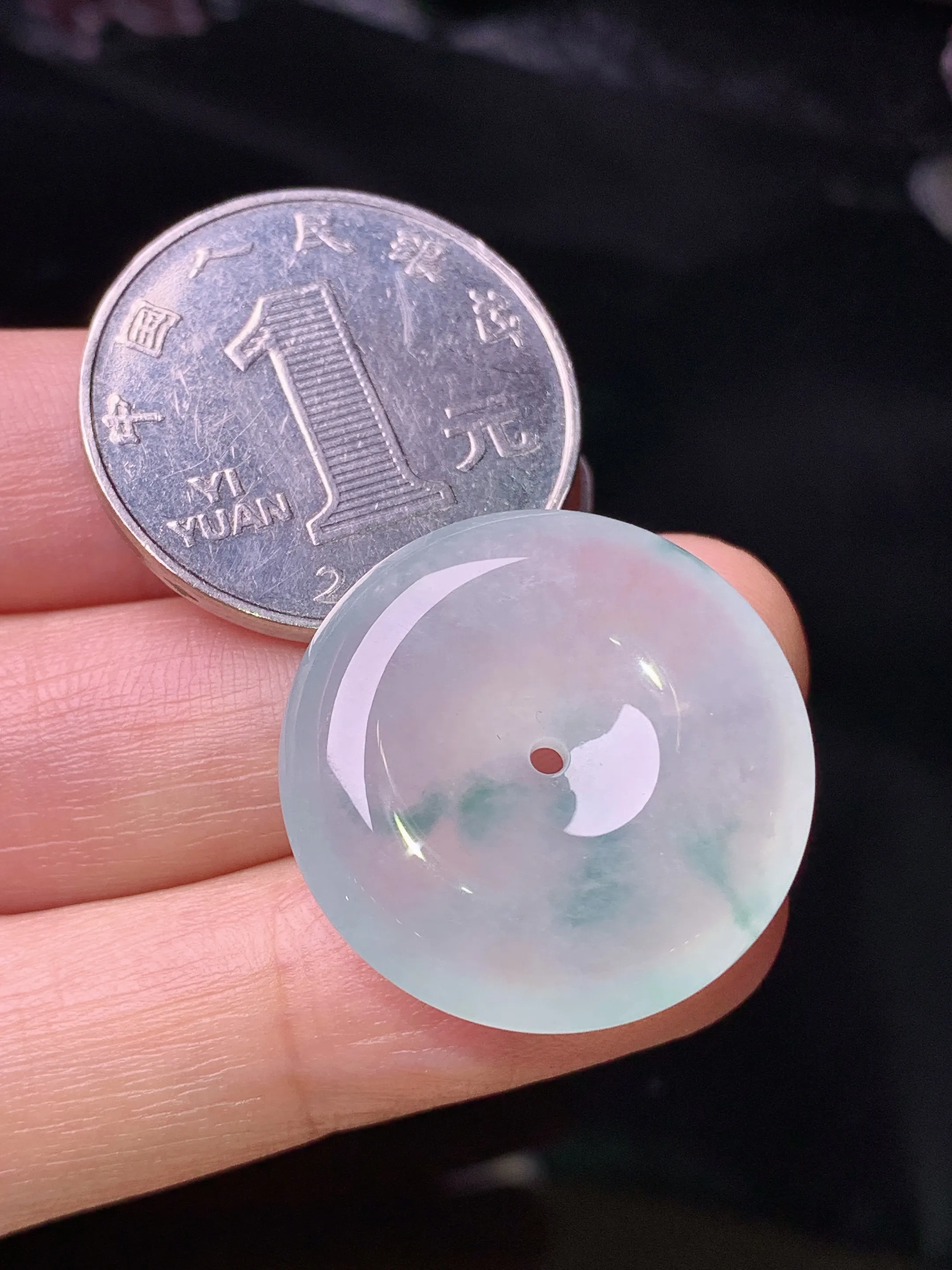 冰种平安扣吊坠 玉质细腻 色泽清新艳丽 整体尺寸24.3*6