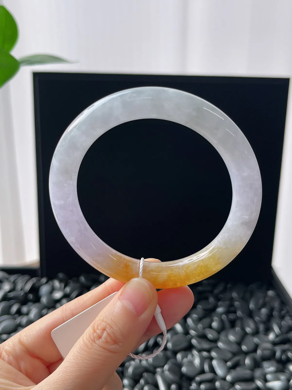 圆镯55.5圈口，翡翠糯化种黄色手镯