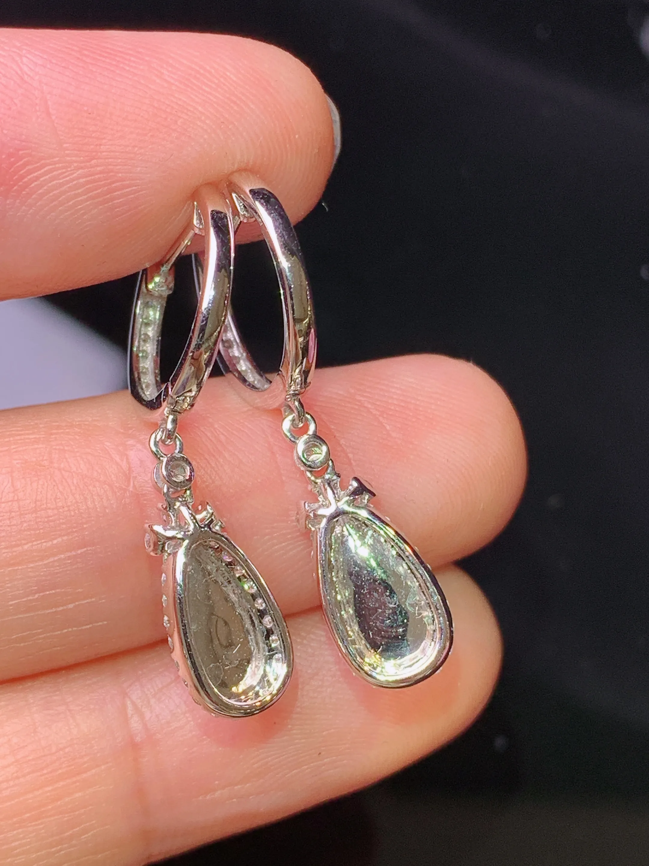 18k金钻镶嵌黄翡水滴耳坠 玉质细腻 色泽清新艳丽 整体尺寸28.8*6.6*5