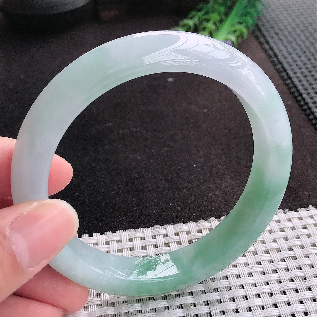 天然A货翡翠63/12.6/9.5老坑冰胶果冻大圈口飘花手镯宽边玉手镯