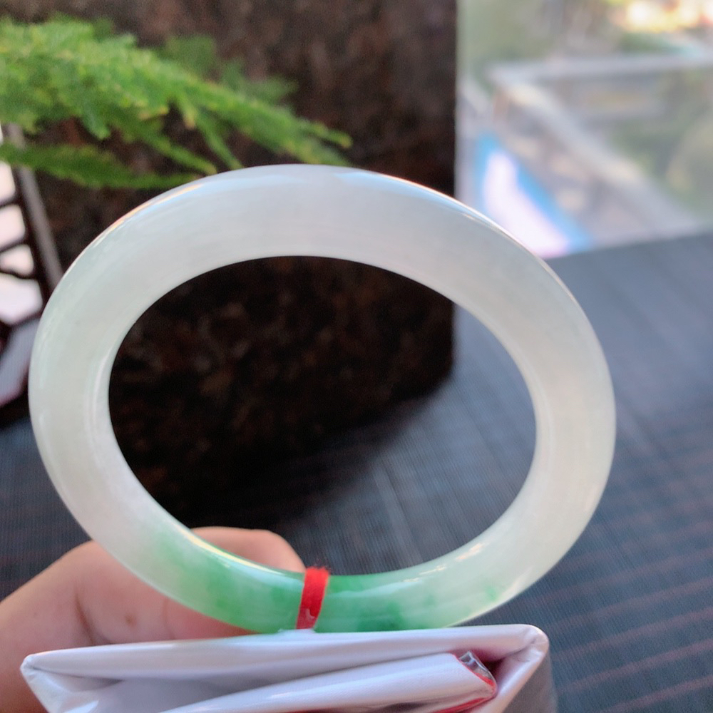 圆条冰翠绿 无瑕 尺寸:54.8/9.3 色好