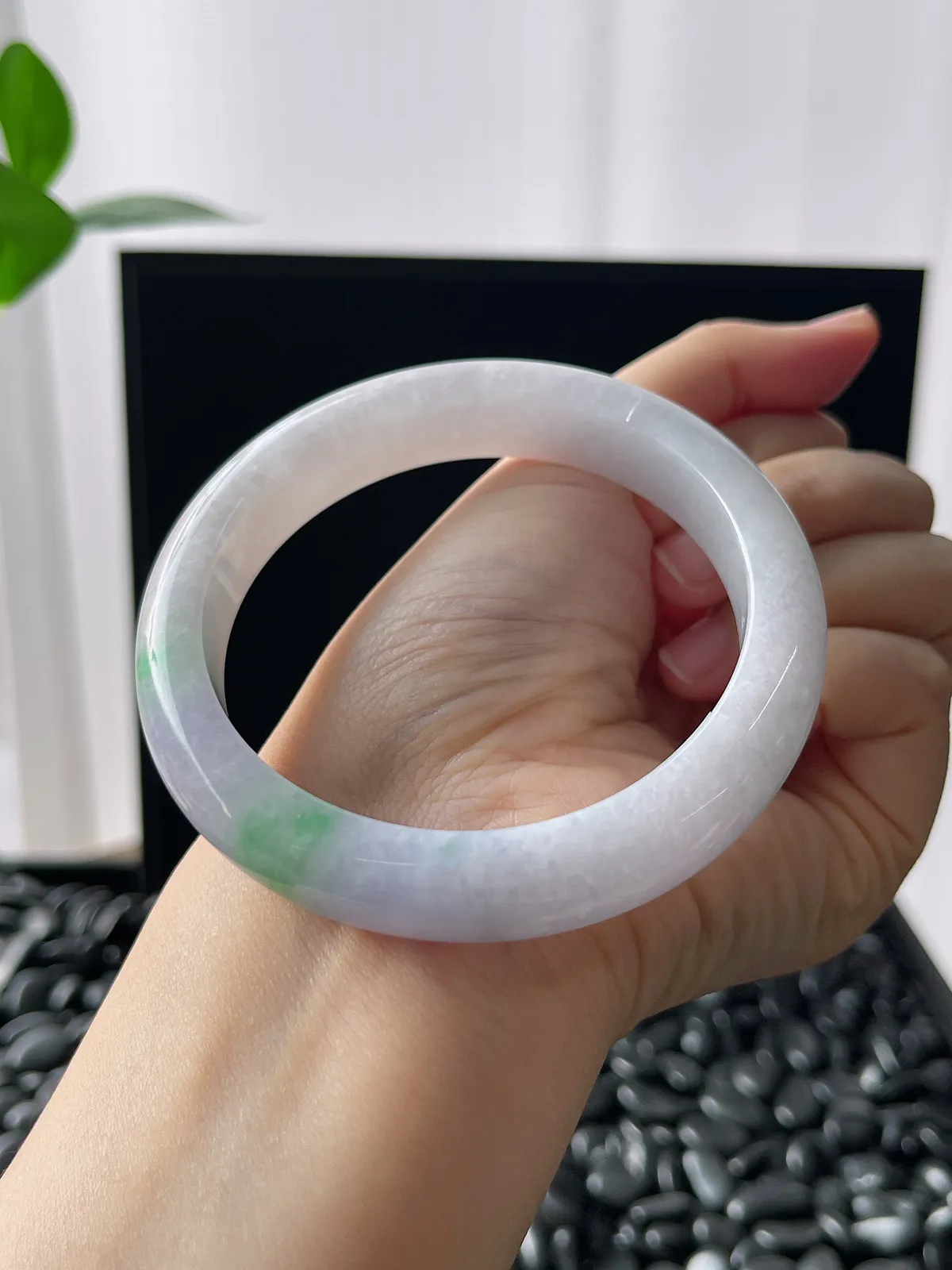 正圈61圈口，翡翠糯化种春带彩手镯