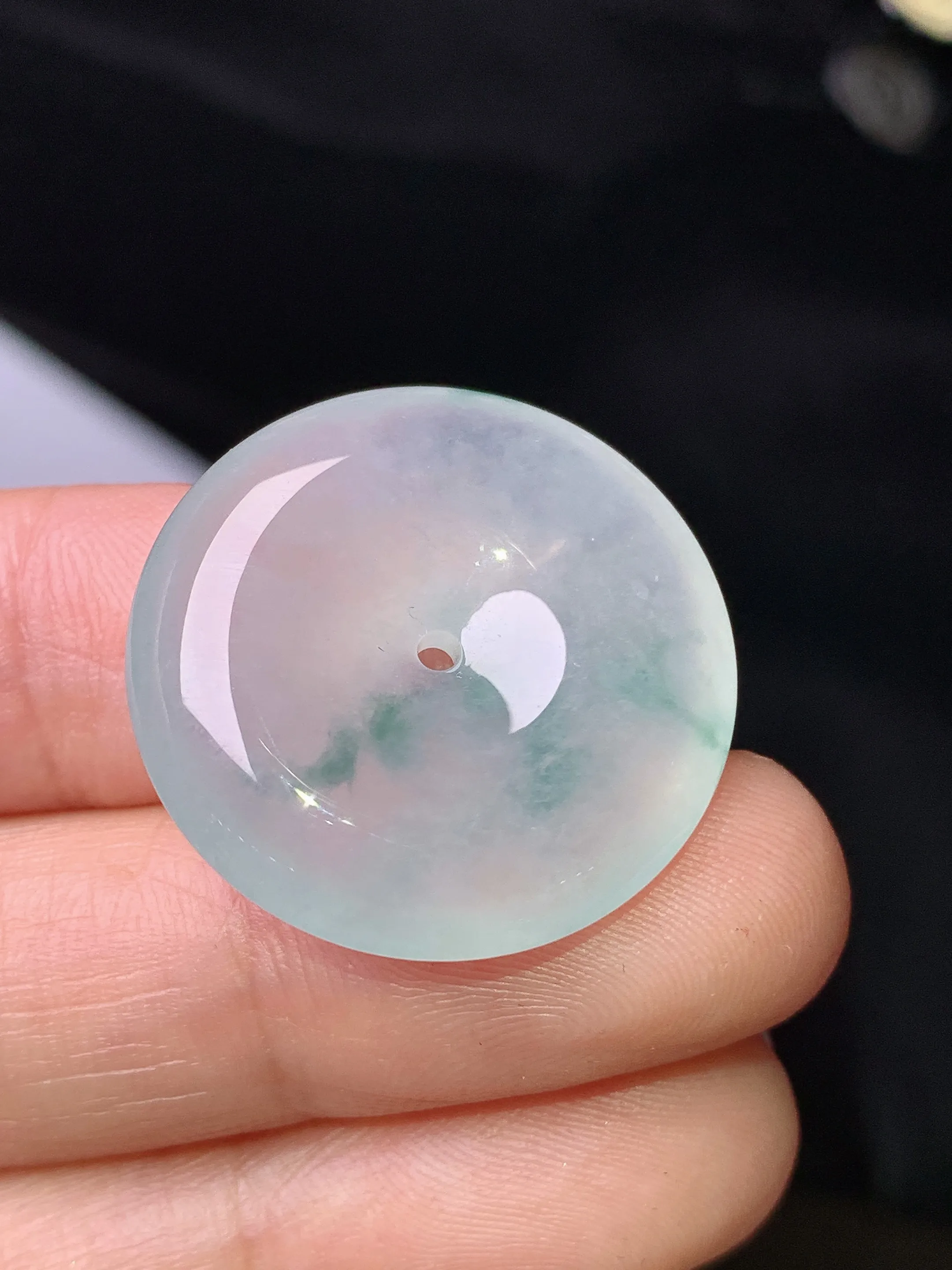 冰种平安扣吊坠 玉质细腻 色泽清新艳丽 整体尺寸24.3*6