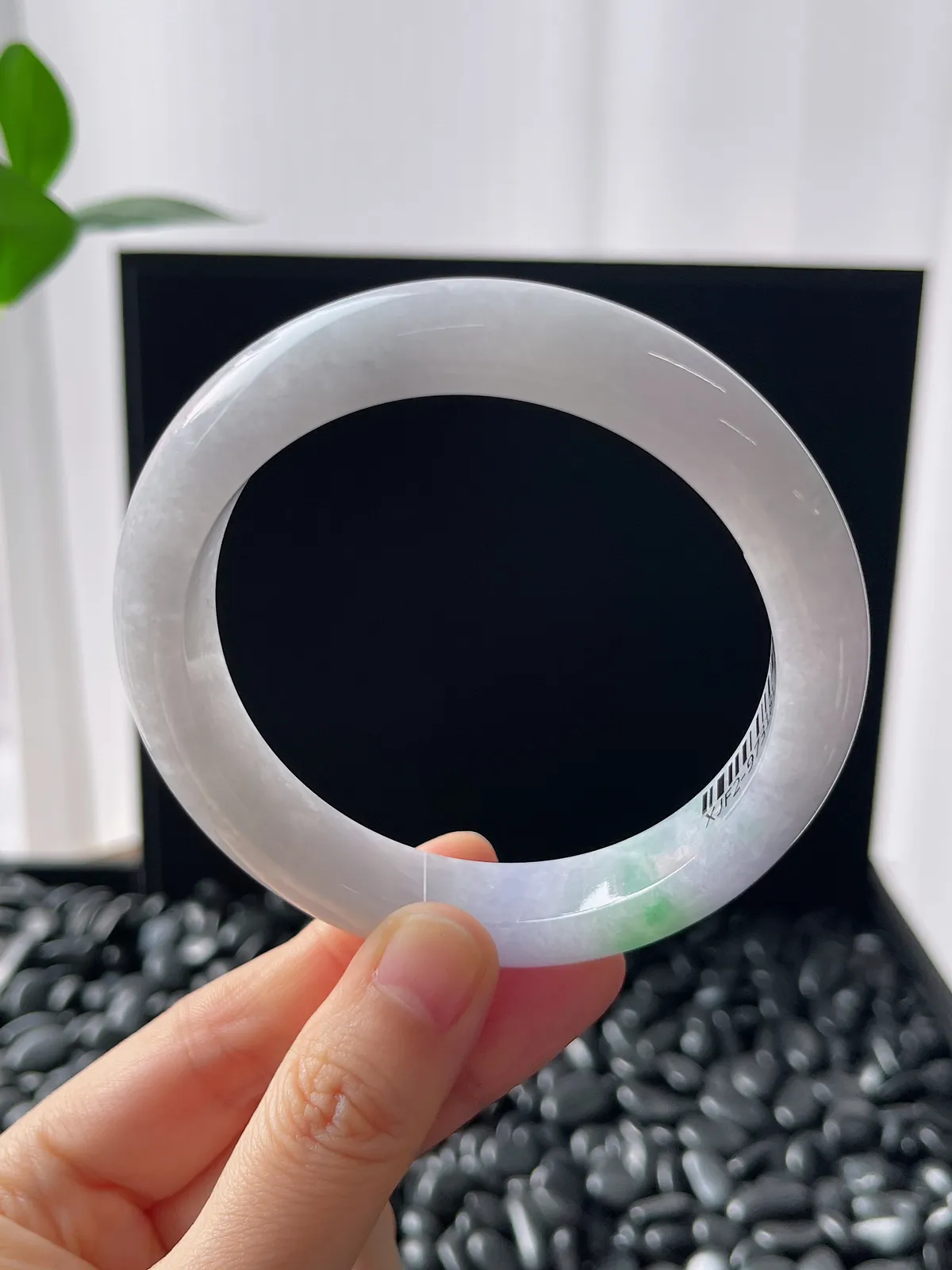 正圈61圈口，翡翠糯化种春带彩手镯