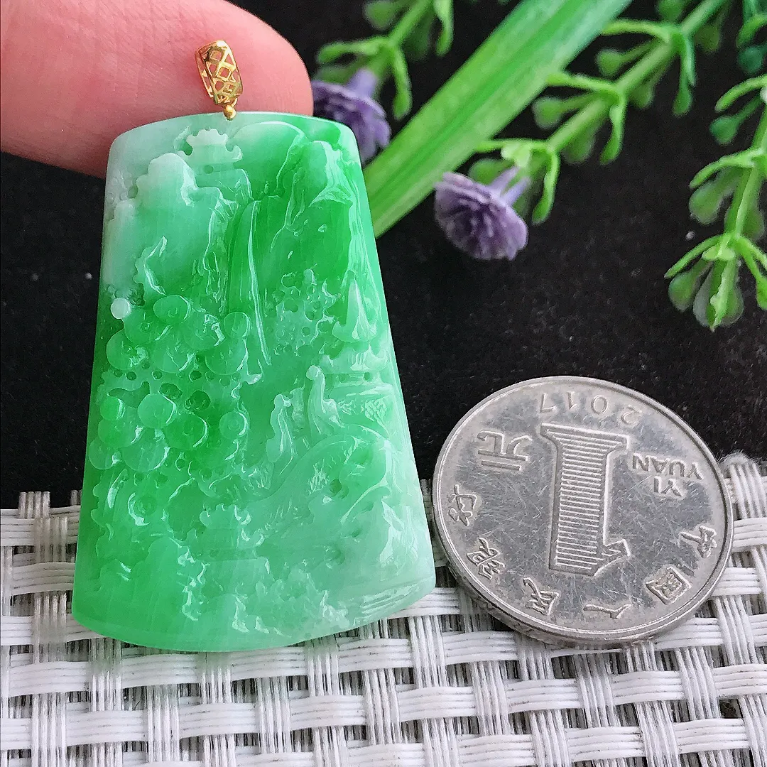 天然a货翡翠40.5/27.9/4.3老坑18k金镶嵌精美飘阳绿山水牌吊坠翡翠玉挂件