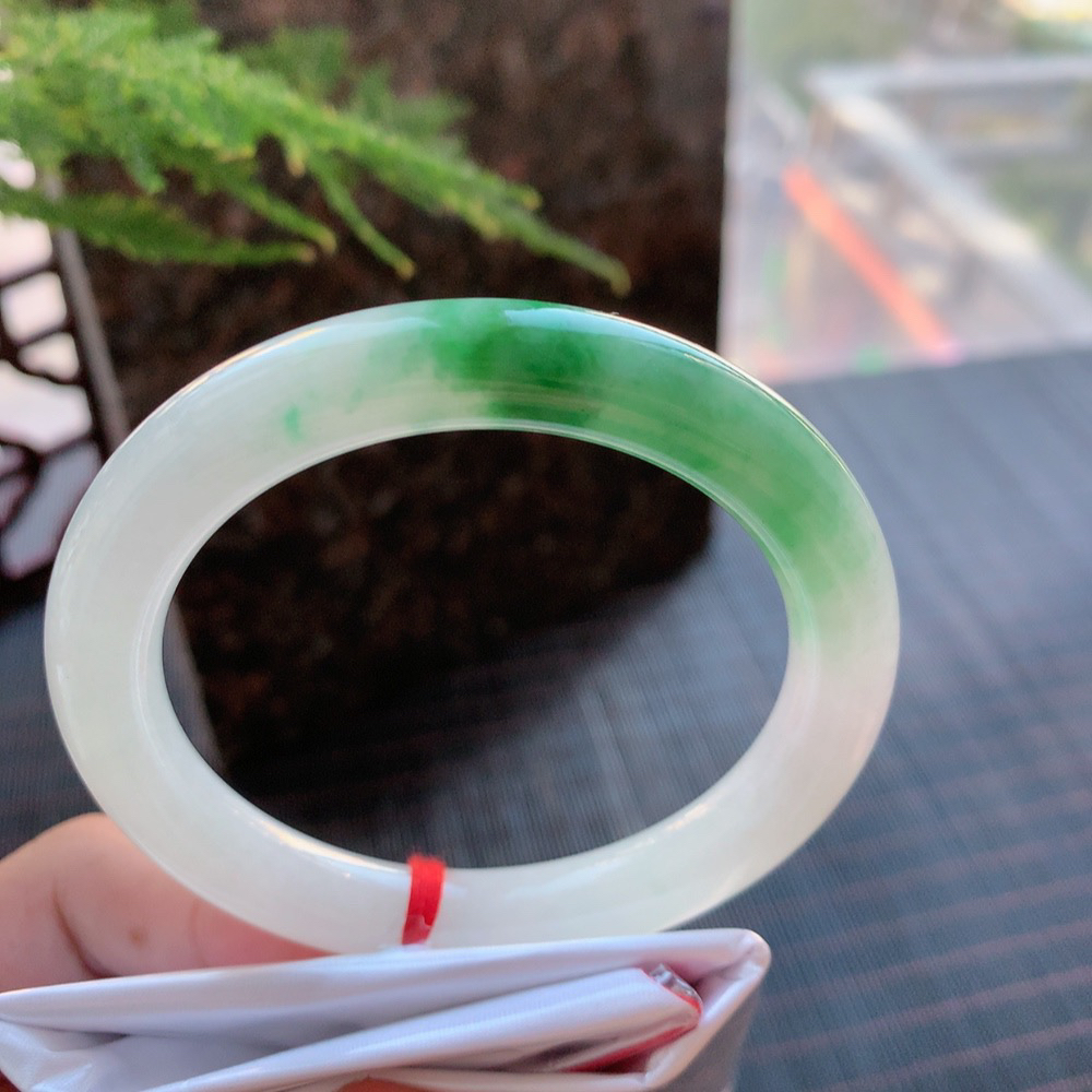 圆条冰翠绿 无瑕 尺寸:54.8/9.3 色好