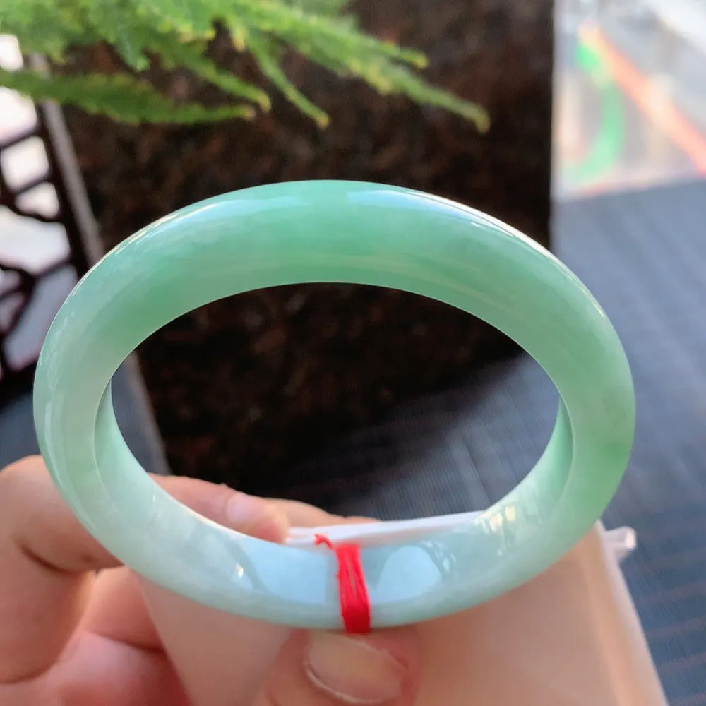 正圈冰糯翠绿 无瑕 尺寸:58.9/11.9/8.4 色好