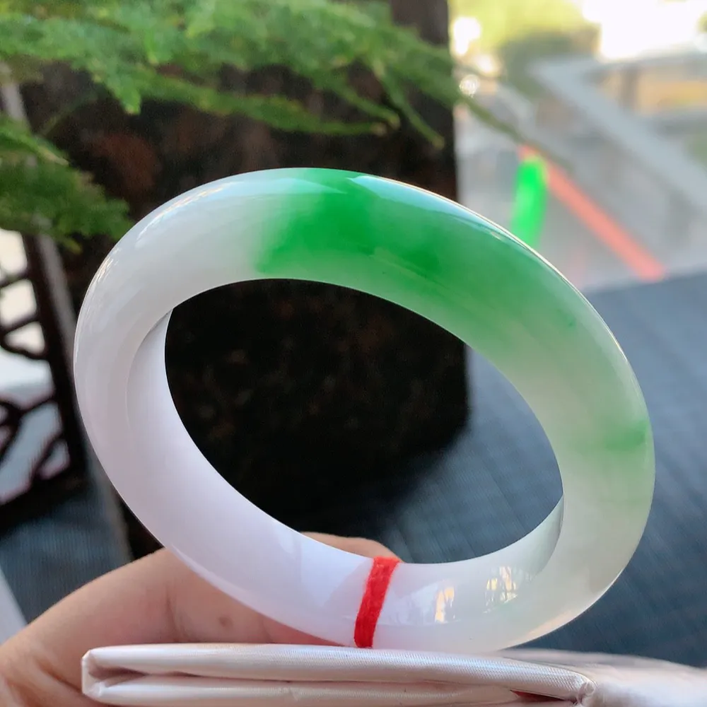 正圈冰糯春彩 无瑕 尺寸:57.9/12.9/9.9 色好