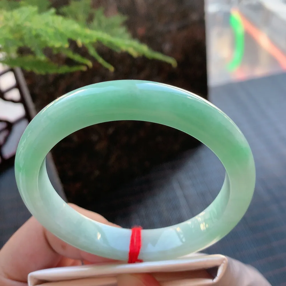 正圈冰糯翠绿 无瑕 尺寸:58.9/11.9/8.4 色好