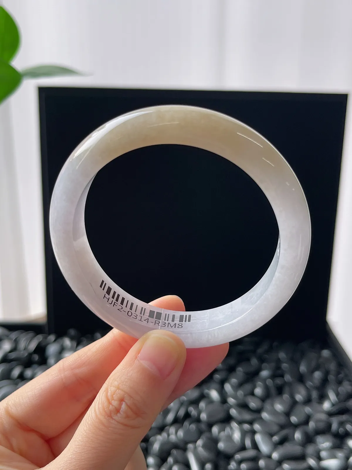 正圈55.7圈口，翡翠糯化种黄色手镯