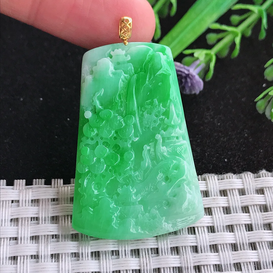 天然a货翡翠40.5/27.9/4.3老坑18k金镶嵌精美飘阳绿山水牌吊坠翡翠玉挂件