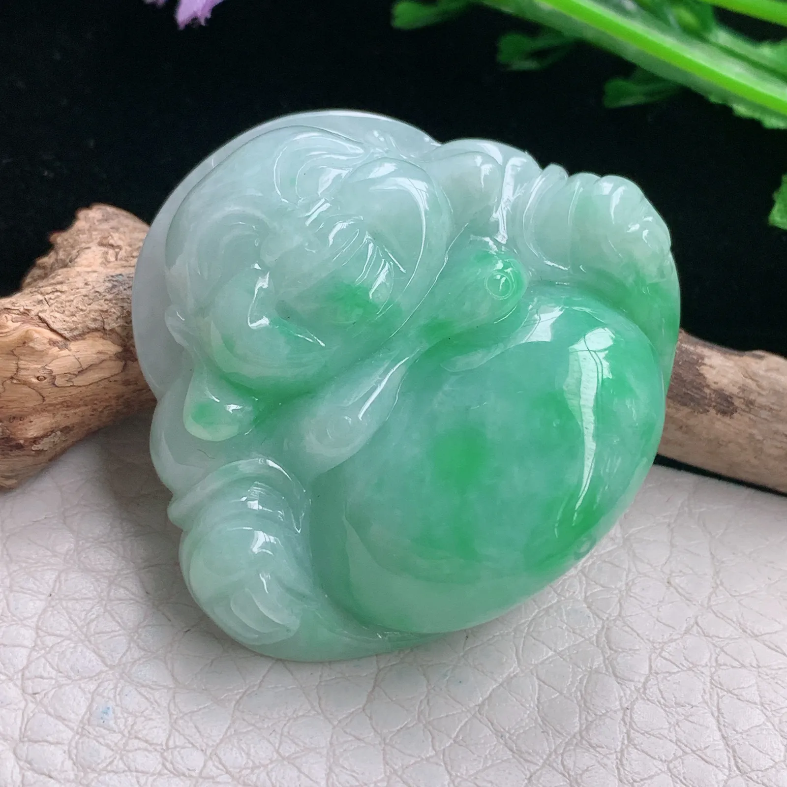 zen自然光39.2*43.8*12天然缅甸翡翠辣绿佛公 开心佛玉吊坠 玉挂件