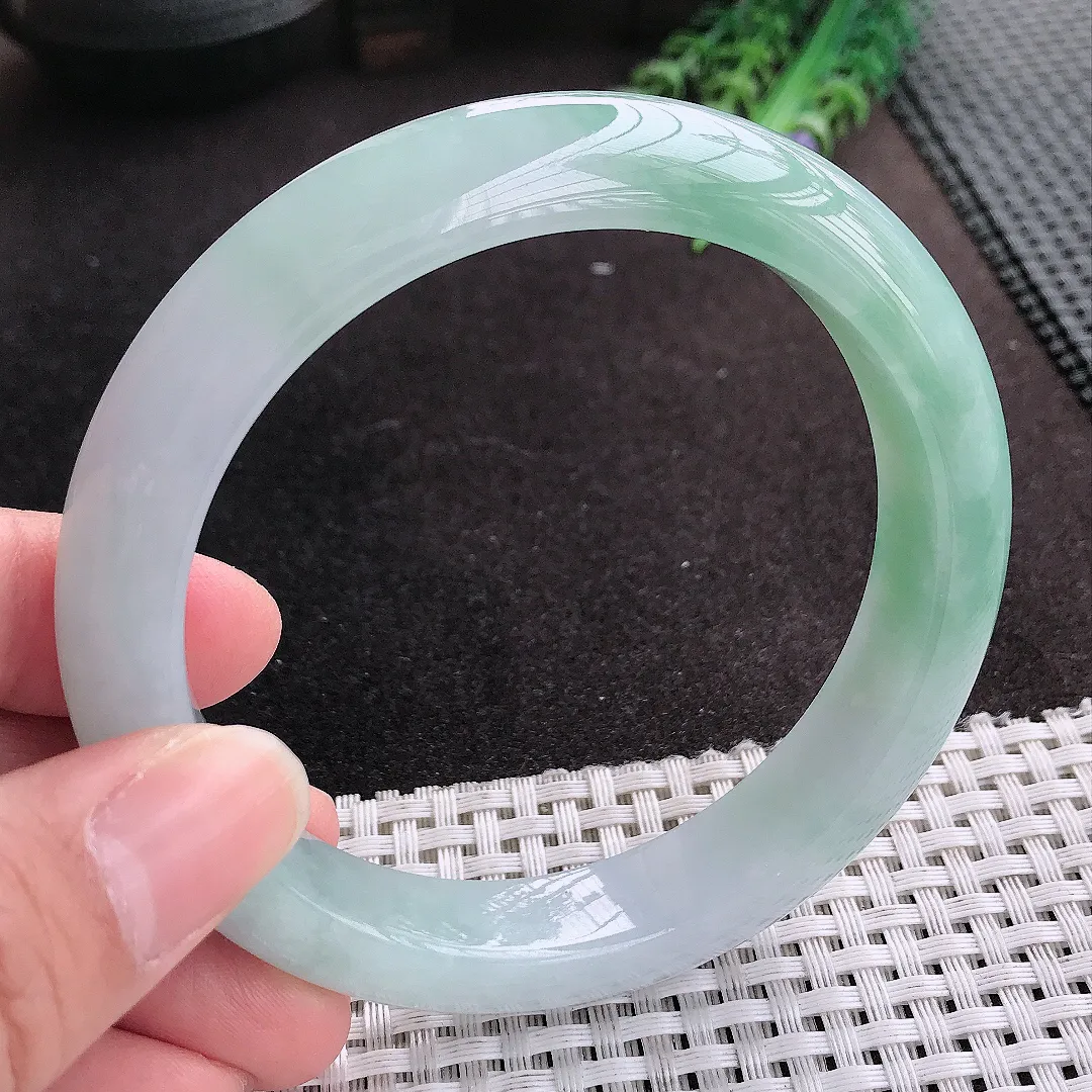 天然A货翡翠63/12.6/9.5老坑冰胶果冻大圈口飘花手镯宽边玉手镯