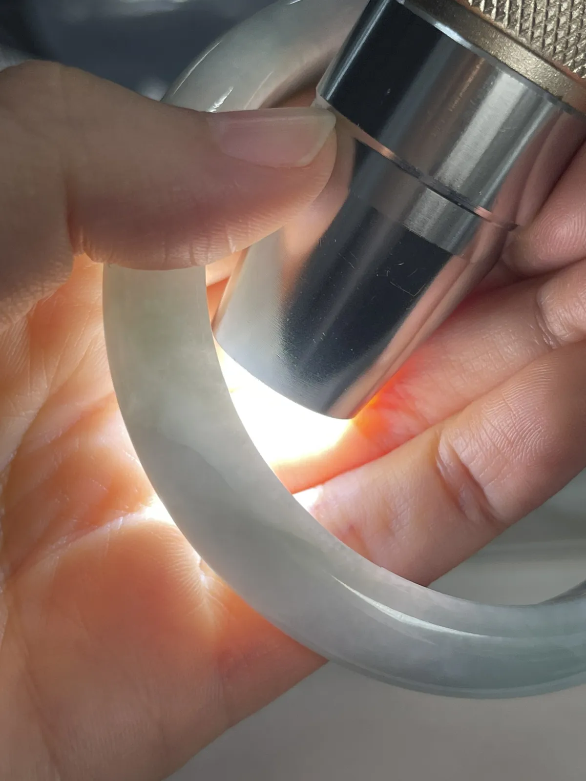 正圈59.7圈口，翡翠糯化种飘绿手镯