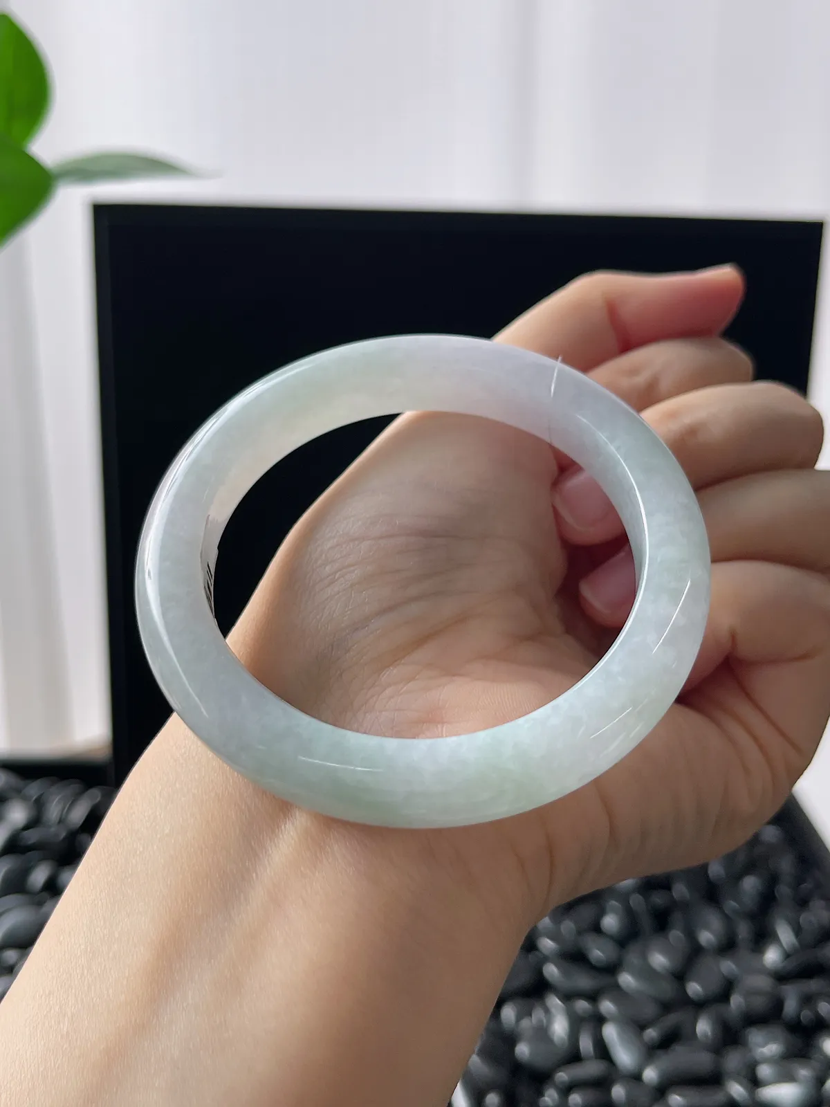 正圈54.7圈口，翡翠糯化种春带彩手镯