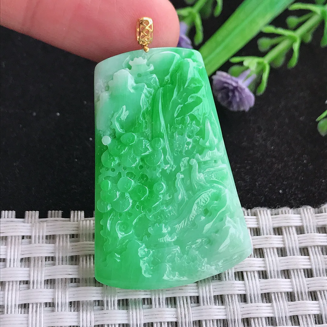天然a货翡翠40.5/27.9/4.3老坑18k金镶嵌精美飘阳绿山水牌吊坠翡翠玉挂件