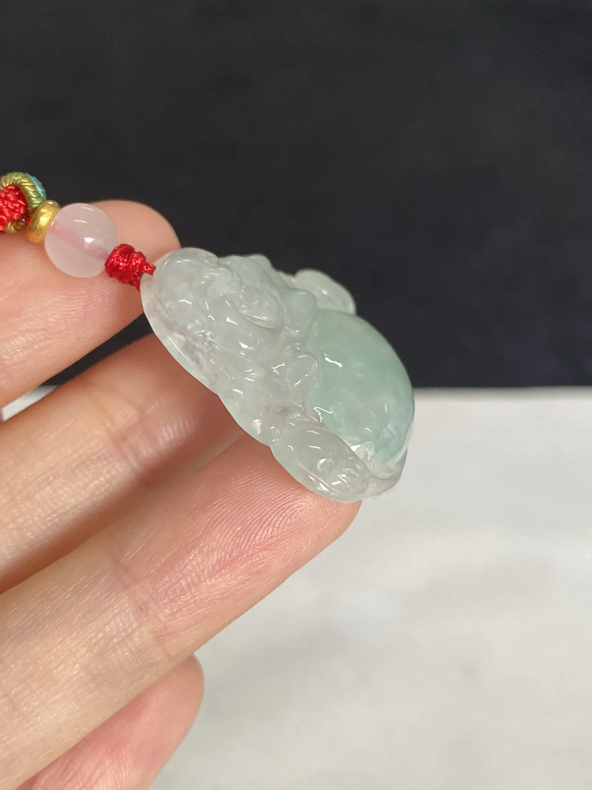 翡翠吊坠，配珠未测