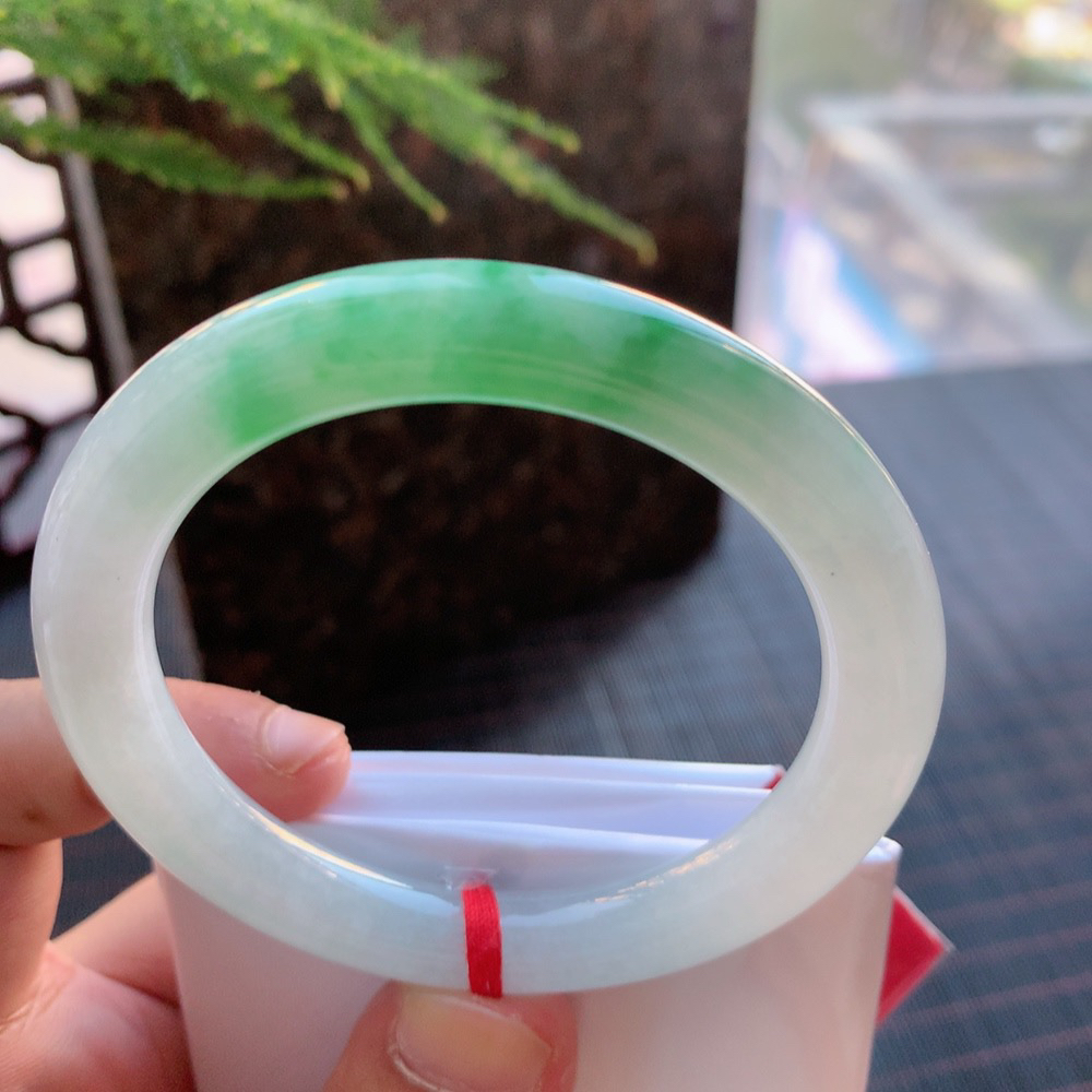 圆条冰翠绿 无瑕 尺寸:54.8/9.3 色好