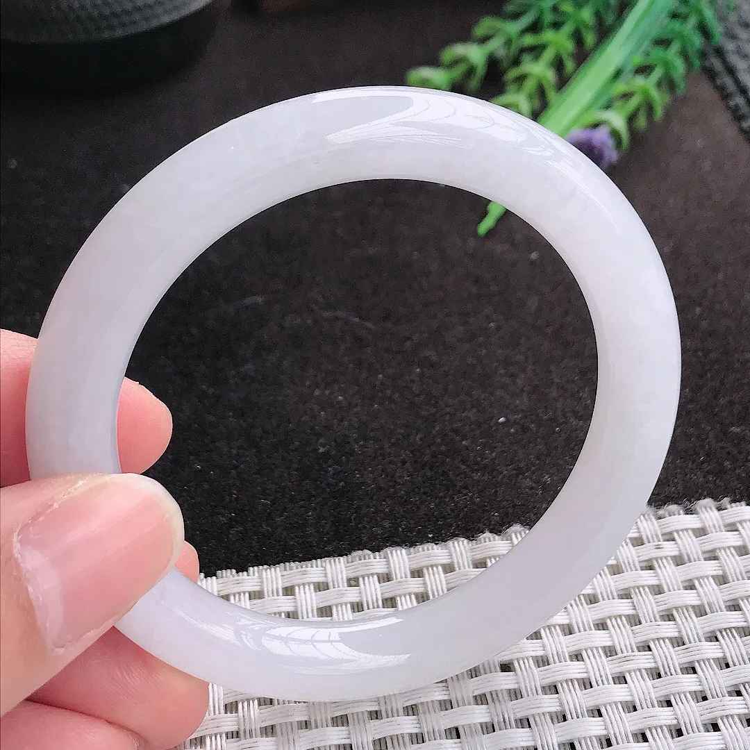 天然A货翡翠54/9.2老坑秀气冰润起胶月光白圆条手镯玉手镯