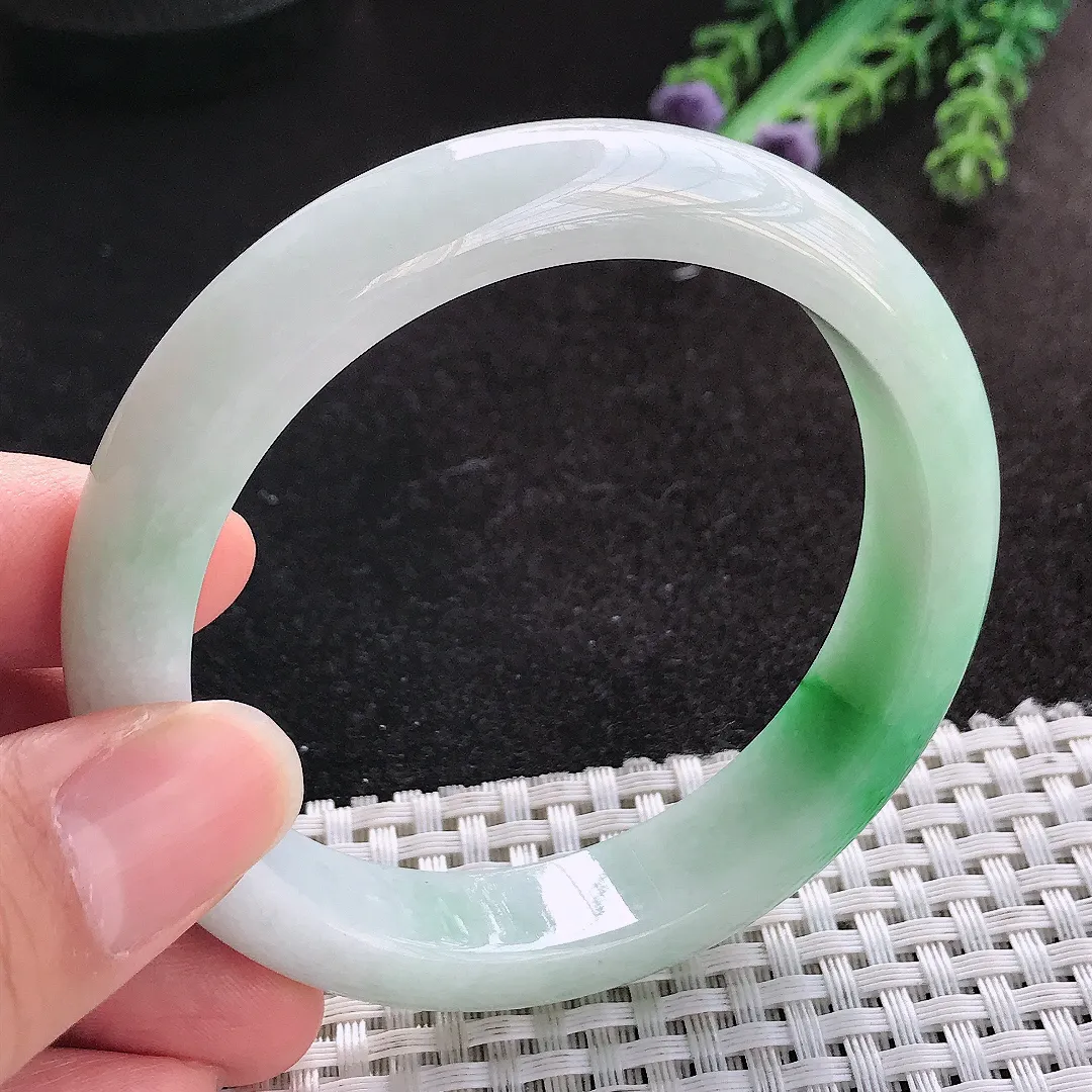 天然A货翡翠58.3/12.8/8.4老坑精美温润飘阳绿手镯宽边玉手镯