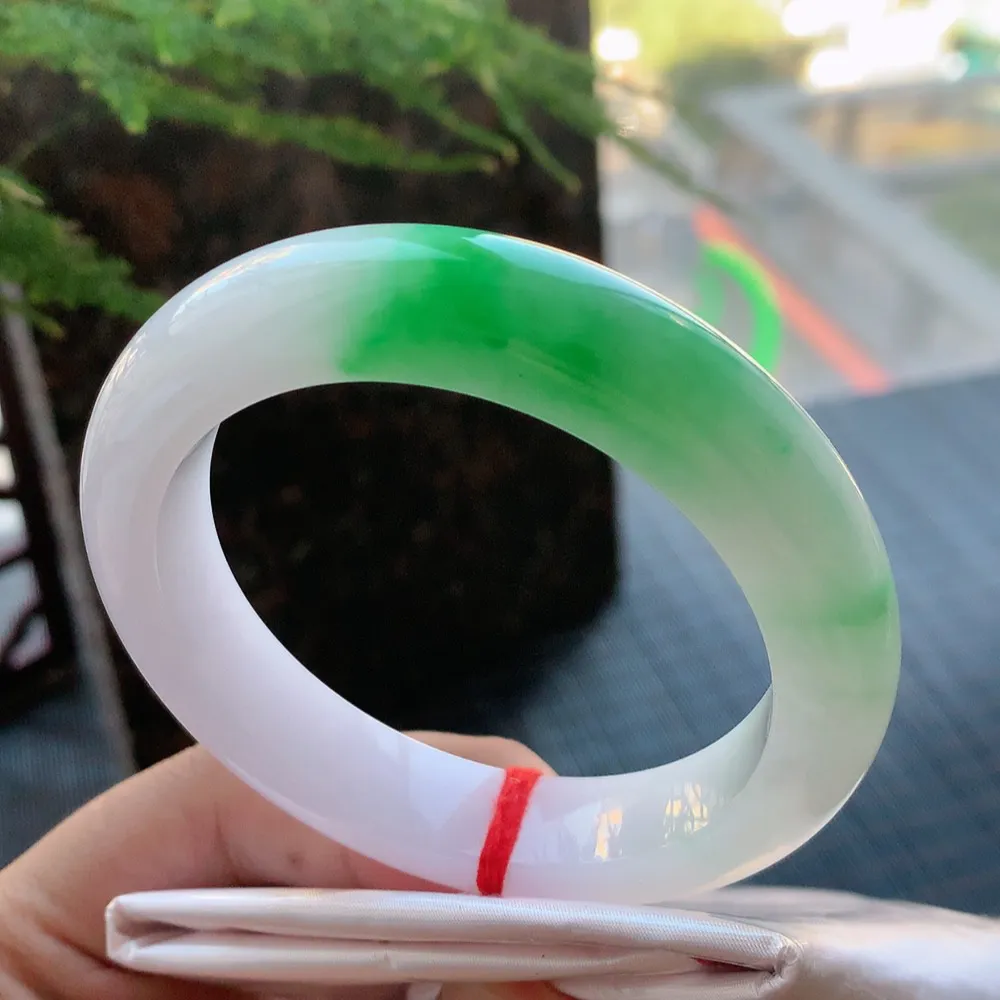 正圈冰糯春彩 无瑕 尺寸:57.9/12.9/9.9 色好