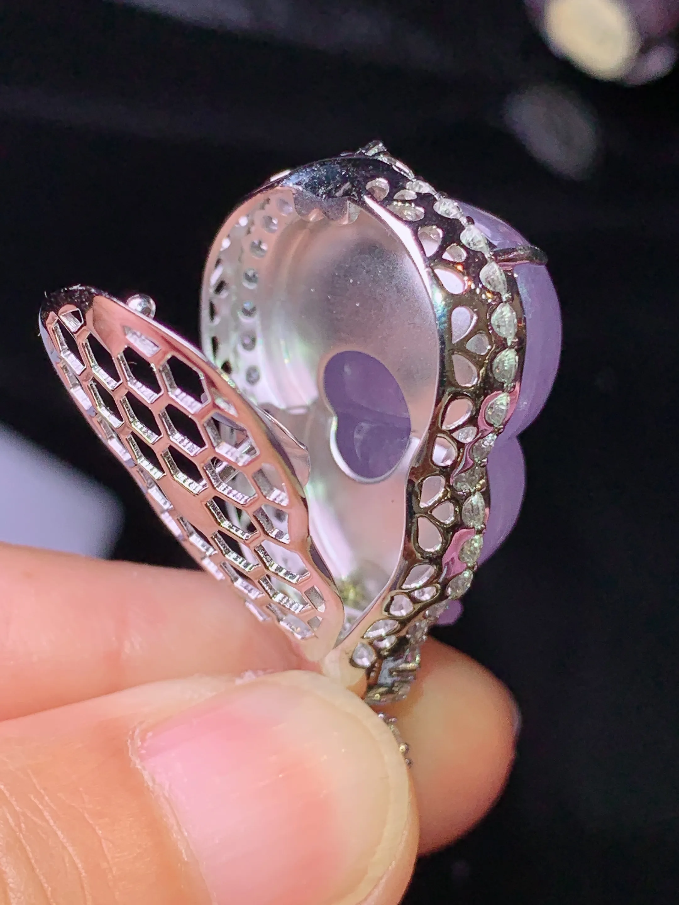 18k金钻镶嵌冰淡粉葫芦吊坠 玉质细腻 色泽清新艳丽 整体尺寸35.7*20.7*14