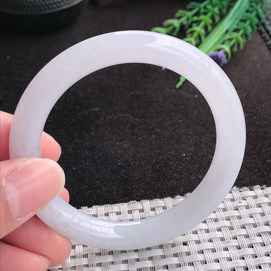 天然A货翡翠54/9.2老坑秀气冰润起胶月光白圆条手镯玉手镯