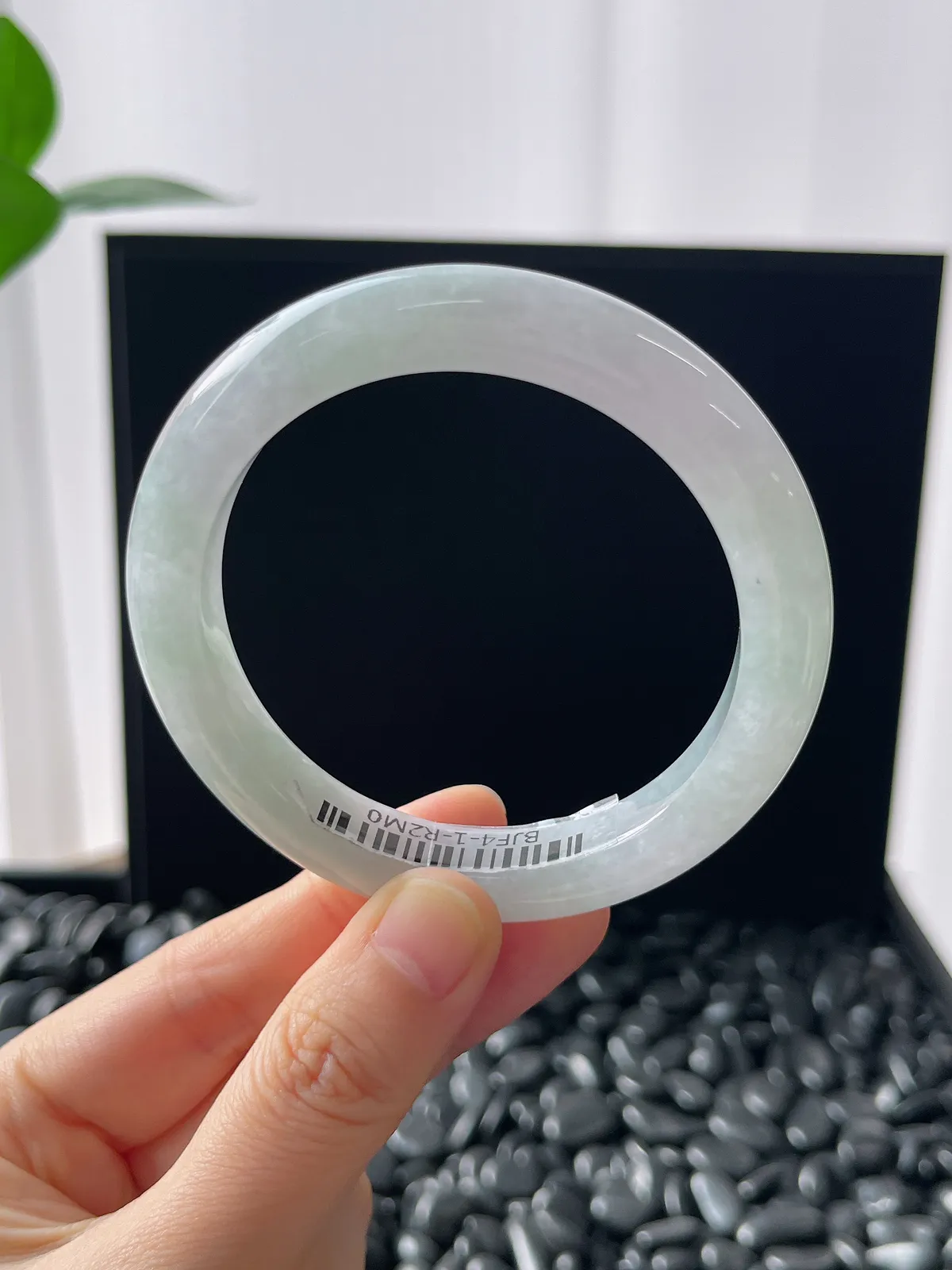 正圈54.7圈口，翡翠糯化种春带彩手镯