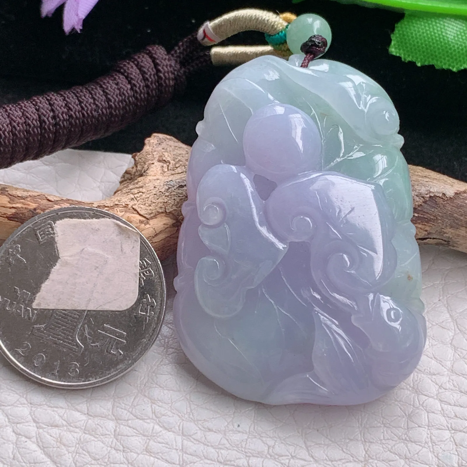 zen自然光47*34.3*11.3天然缅甸翡翠春带彩力争上游玉吊坠 玉挂件