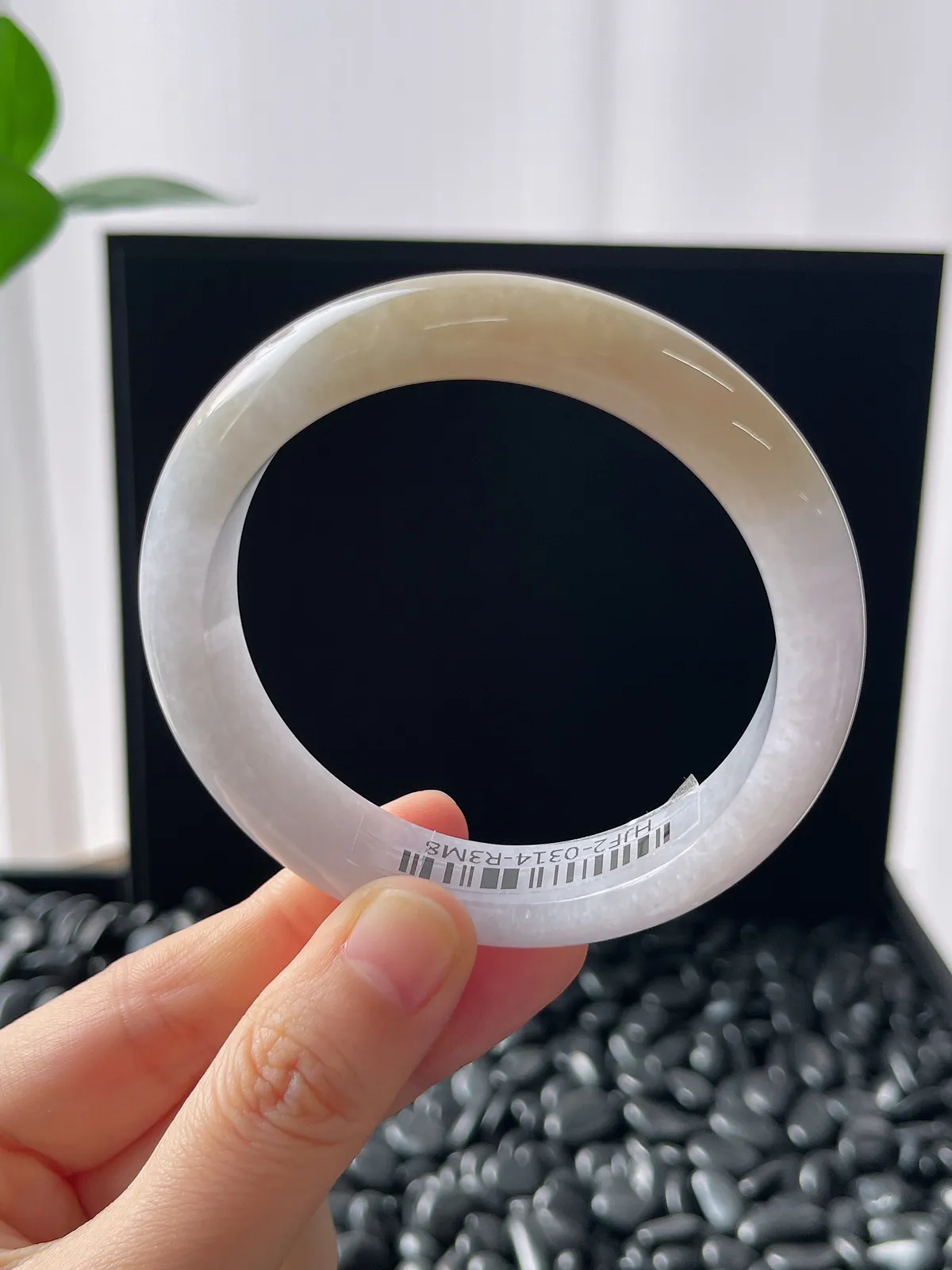 正圈55.7圈口，翡翠糯化种黄色手镯