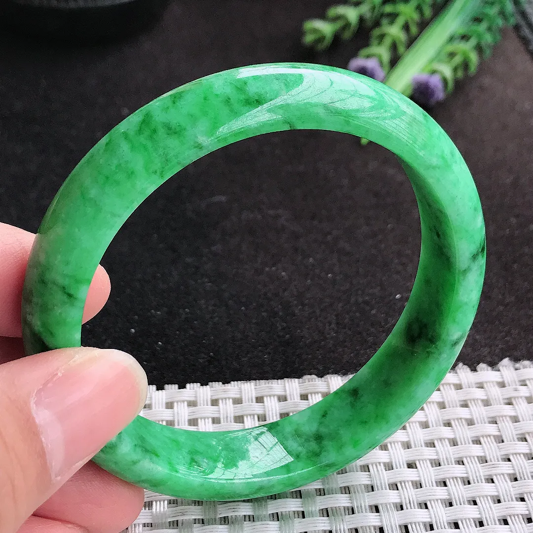 天然A货翡翠58/13.6/7.8老坑精美满绿辣阳绿手镯宽边玉手镯