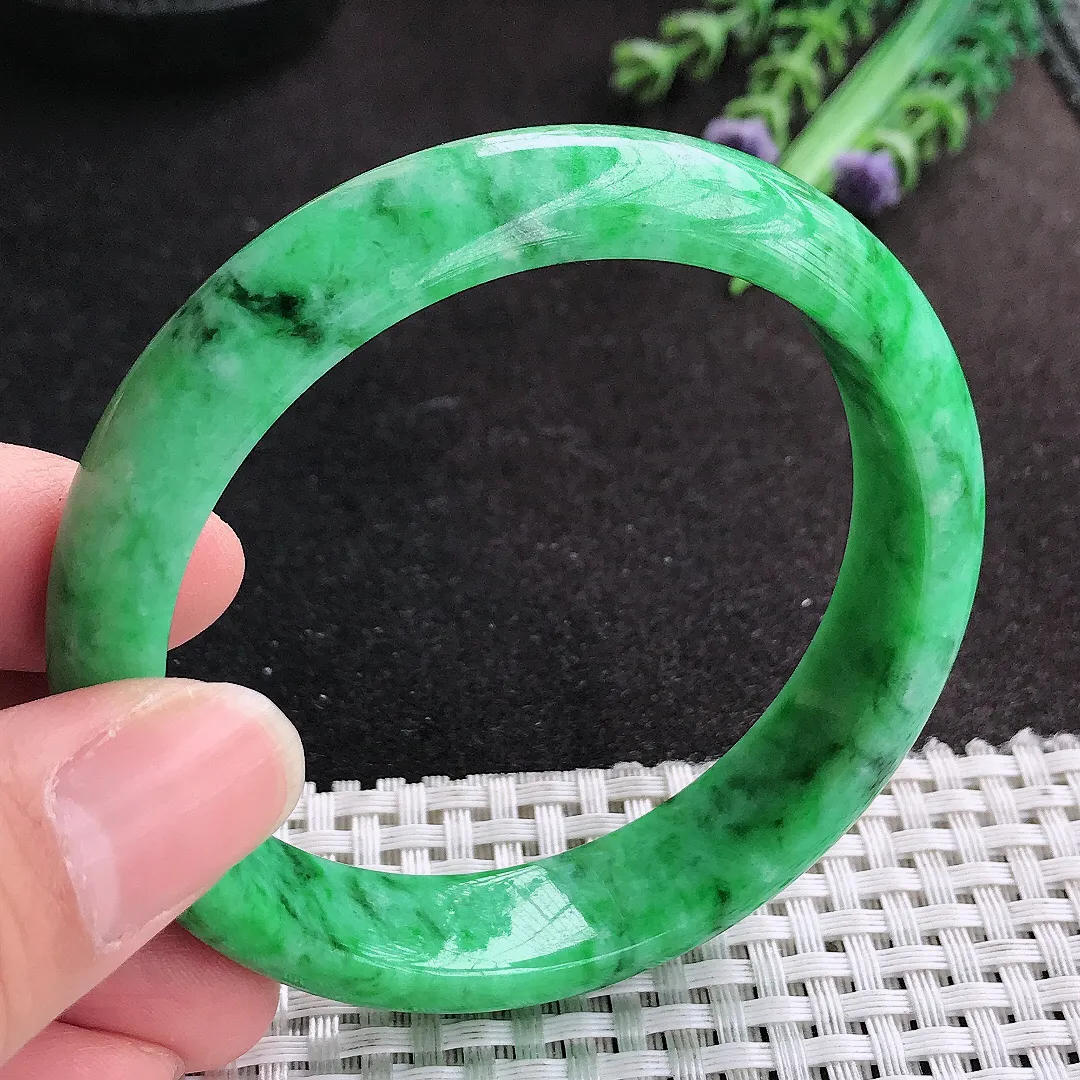 天然A货翡翠58/13.6/7.8老坑精美满绿辣阳绿手镯宽边玉手镯