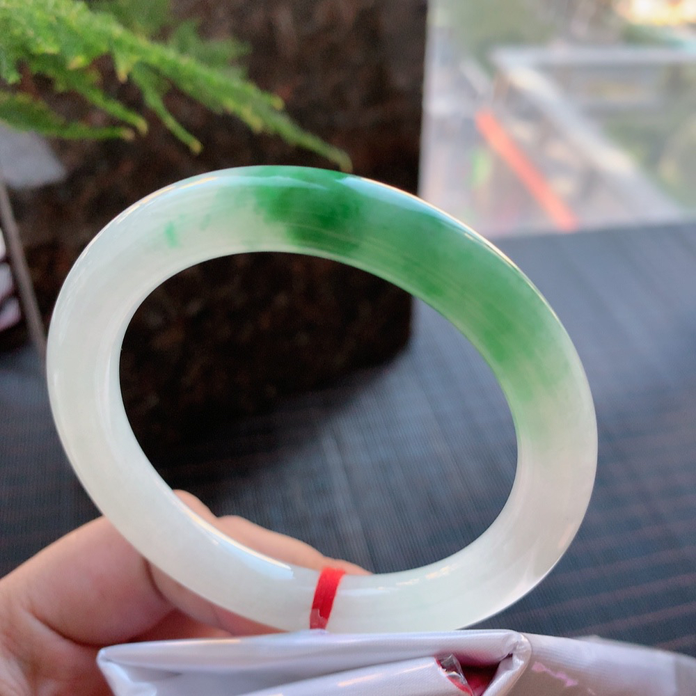 圆条冰翠绿 无瑕 尺寸:54.8/9.3 色好